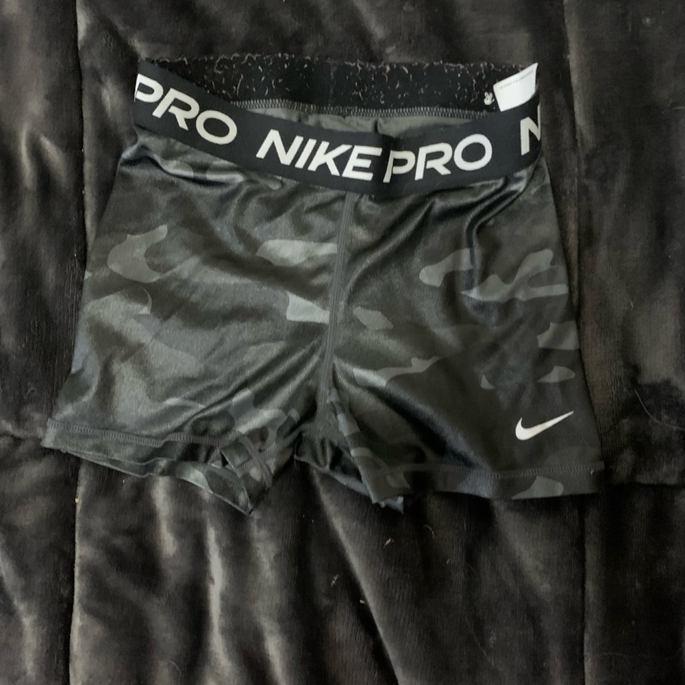 Camo Nike pro XS (lmk asap‼️‼️)